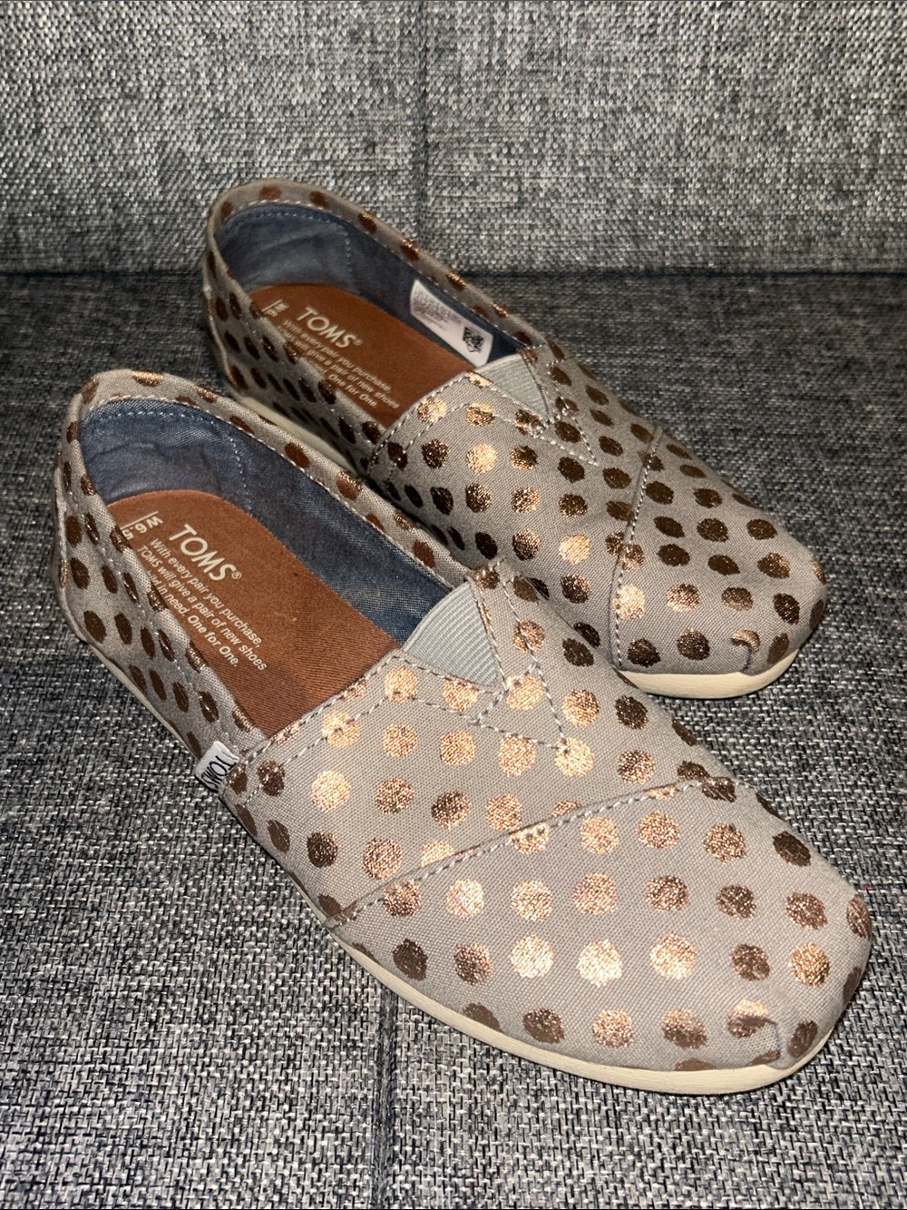 TOMS - ALPARGATA - metallic rose gold polka dots on grey canvas flats